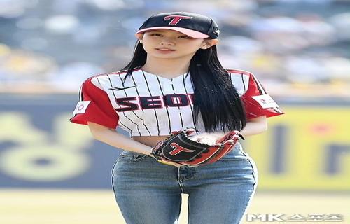2023年中国进出口总1 值小幅增长