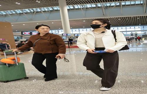 中国新说唱中的小丑真名曝光泪洒舞台引争议